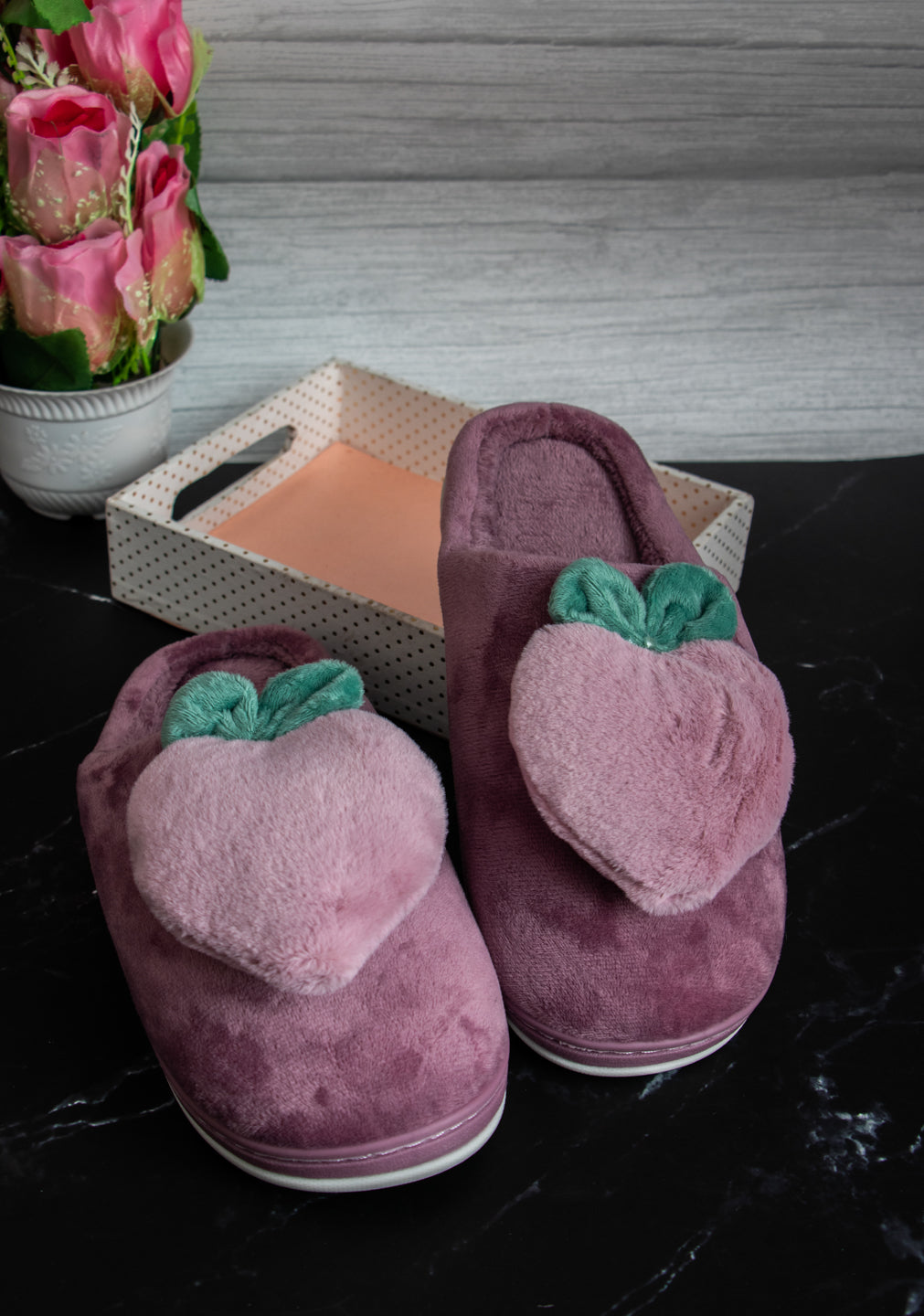 Brauch Women's Pink Fur Heart Apple Winter Slippers