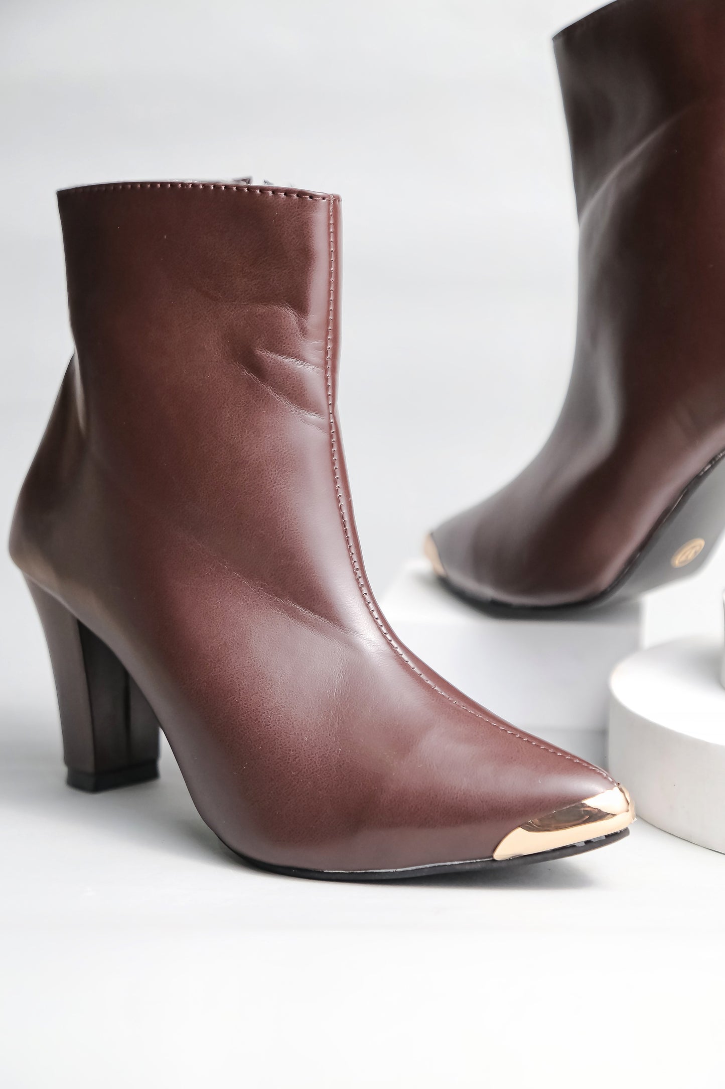 Women Brown Pointed Toe Block Heeled Zip-Up Boots