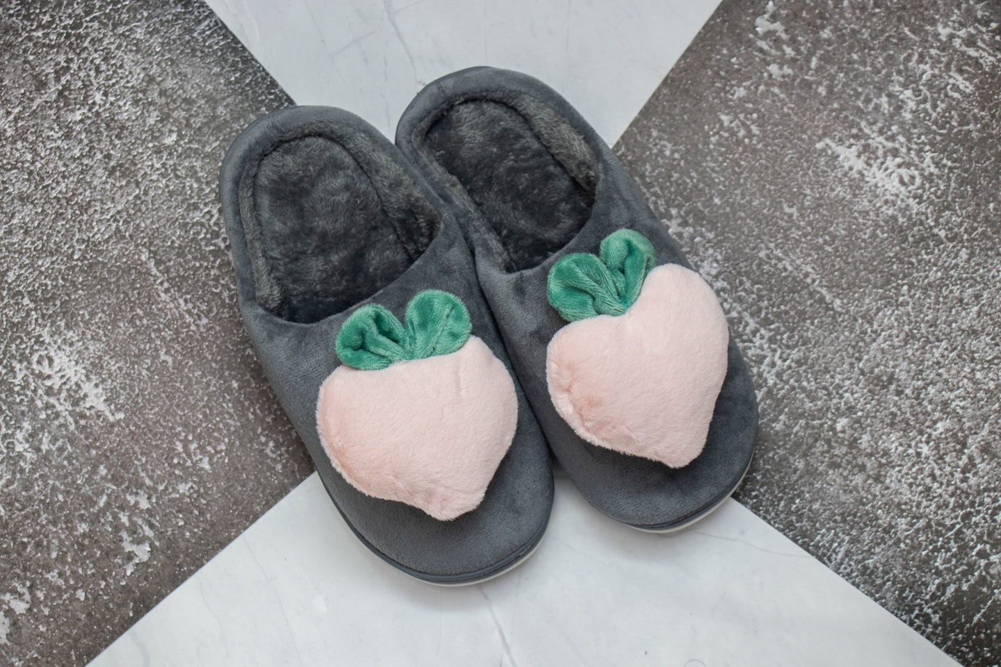 Womens grey best sale fluffy slippers